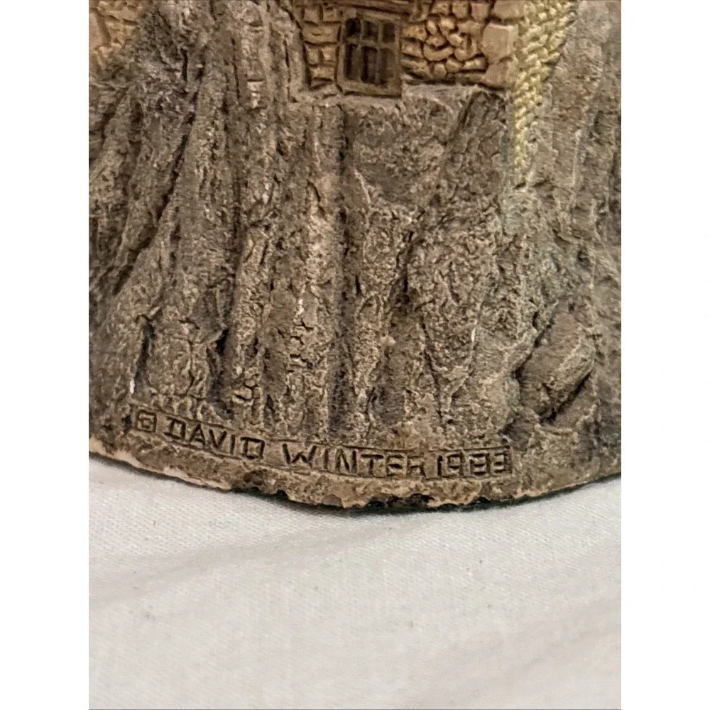 Vintage 1983 David Winter Cottages John Hine Fisherman's Wharf Figurine